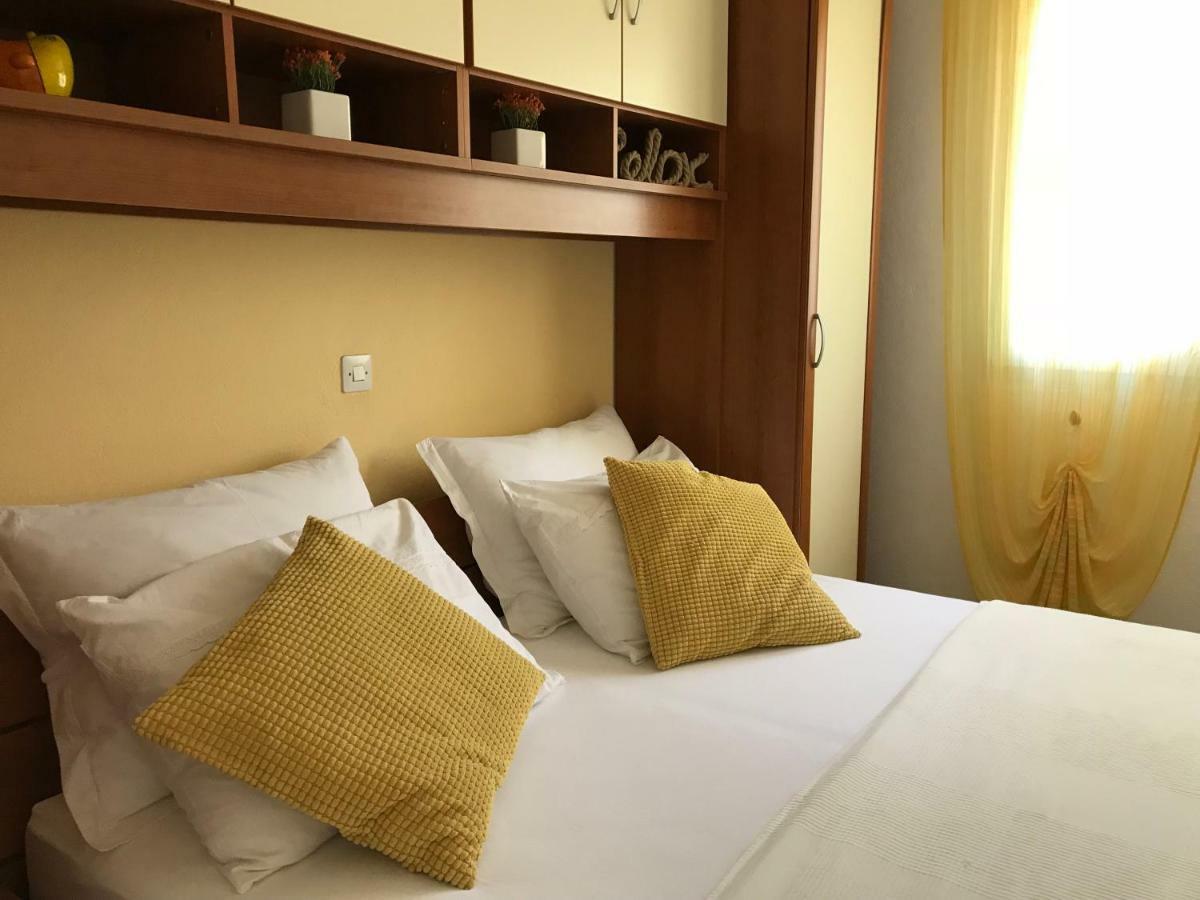 Apartments Biskup 普利拉卡 外观 照片