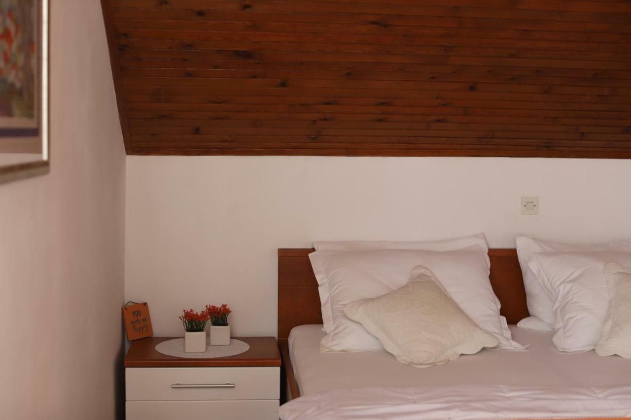 Apartments Biskup 普利拉卡 外观 照片
